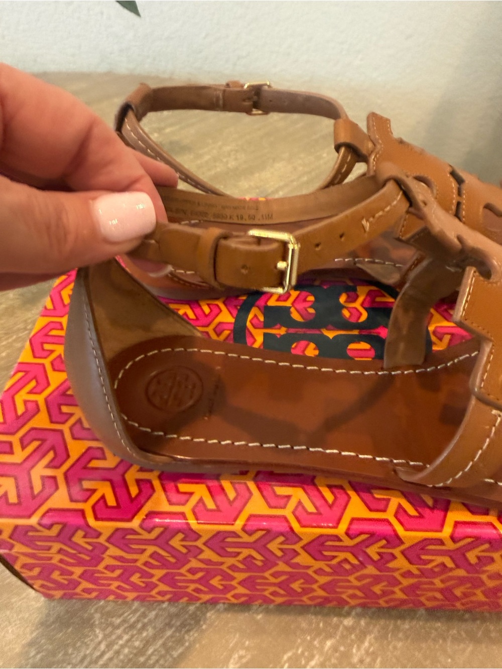 Tory Burch Brown Leather Logo T-Strap Sandals - Picture 3 of 6